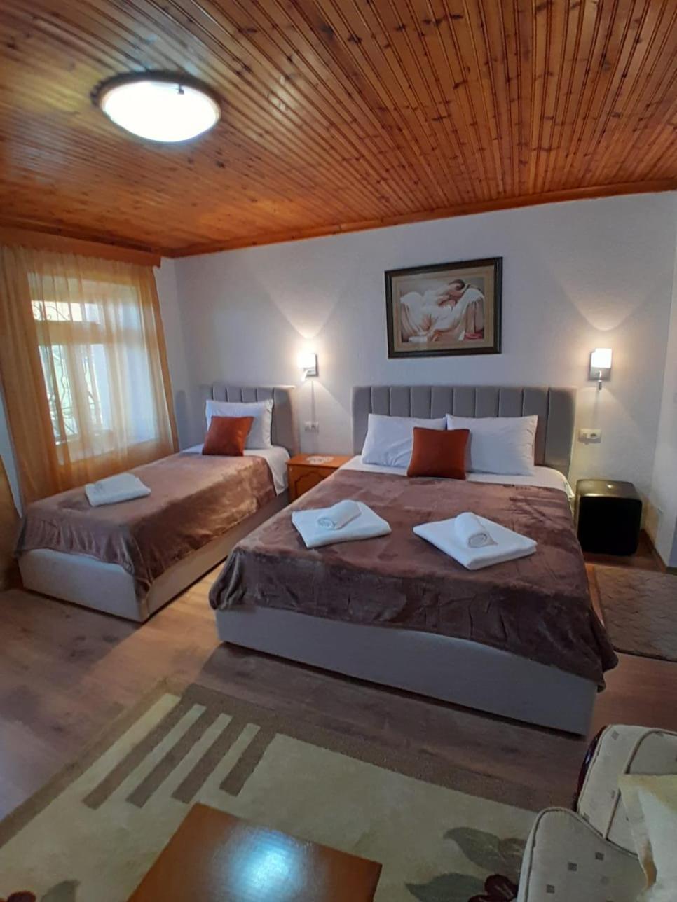 Guest House Ejona Gjirokastër Exteriér fotografie